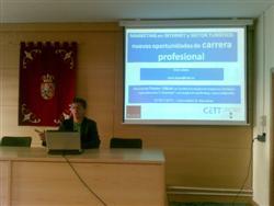 Conferència sobre nous perfils professionals vinculats a Internet i el sector turístic a la Universitat Castilla-La Mancha (campus de Cuenca)